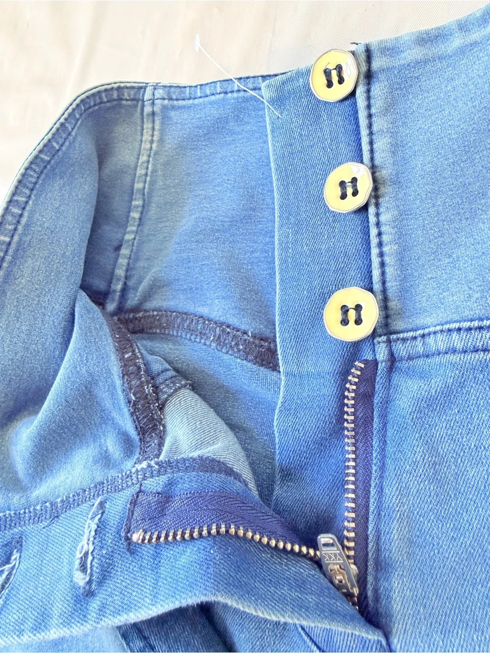 Freddy WRUP Denim High Waisted 3 Button Biker Shorts Light Blue Blue size 4 nWOT